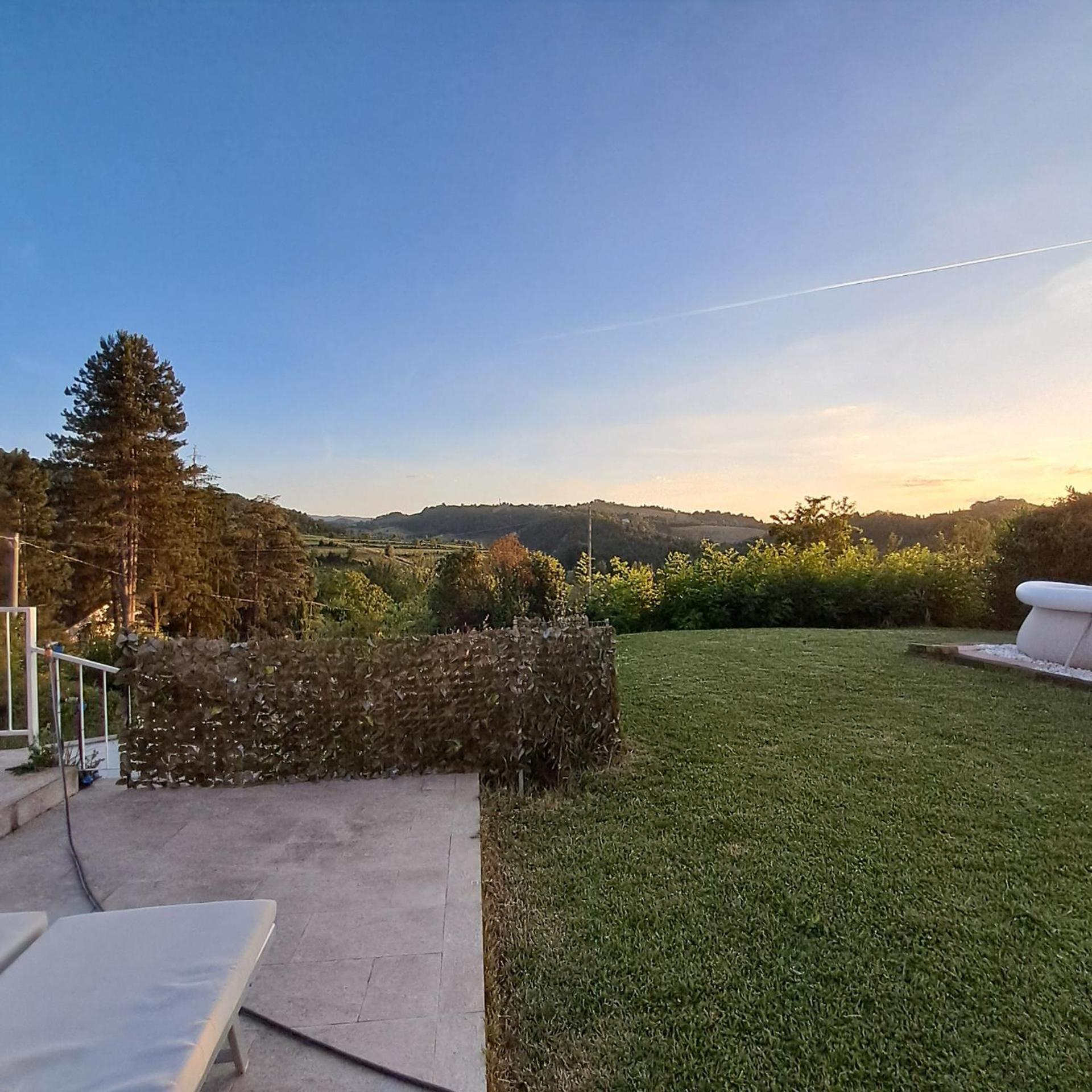 Terrazzaponente Bed & Breakfast Monte San Pietro Exterior photo